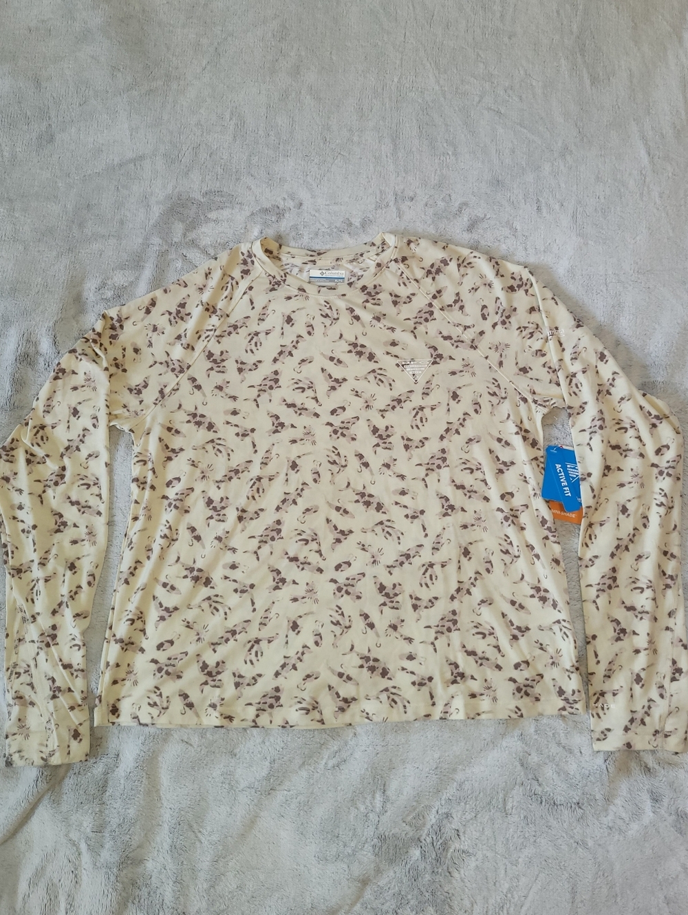 Columbia PFG Womens XL Omni Shade Omni Wick Fishing Lure Pattern UPF 30 LS Shirt